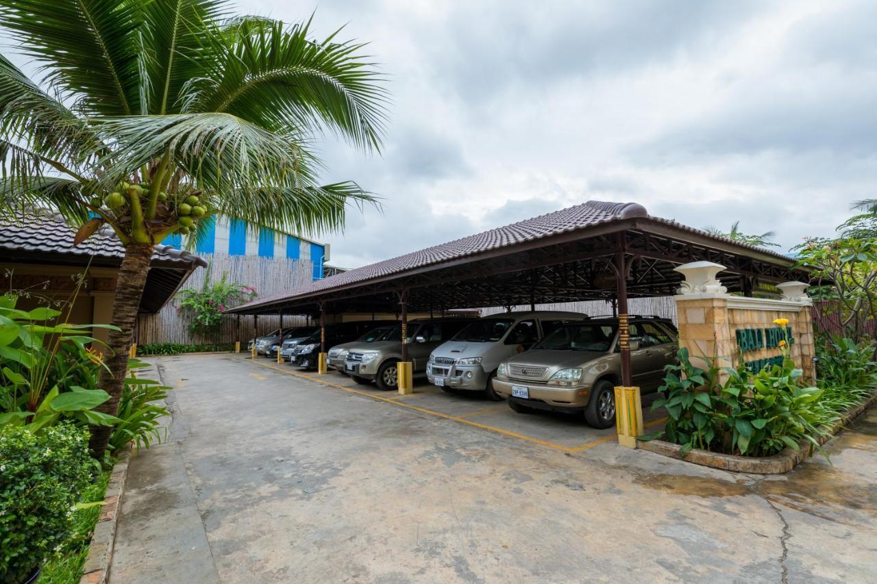 Bali Hotel Phnom Penh Exterior foto
